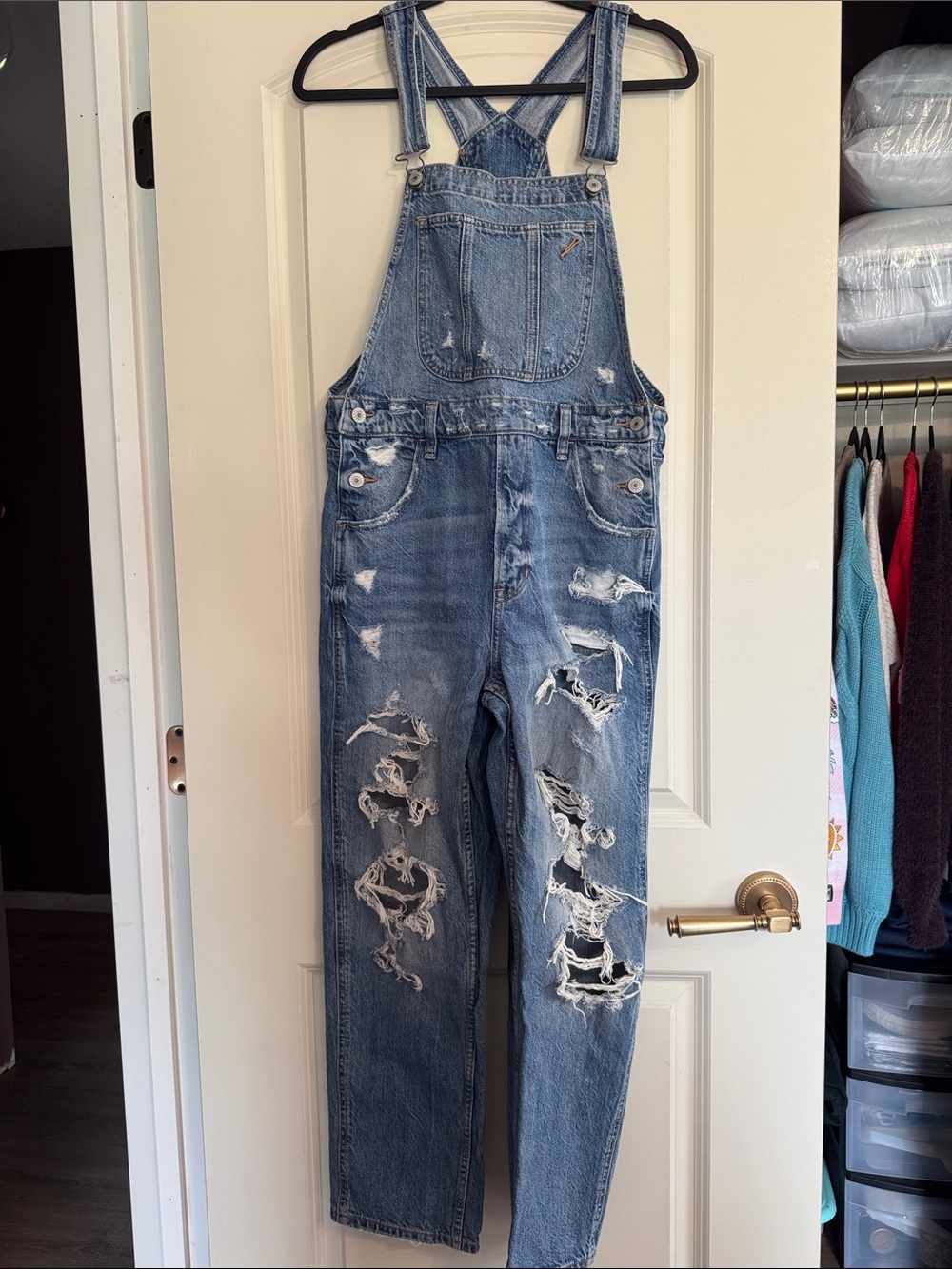 American Eagle Distressed 90s Boyfriend Overalls Light Wash Size Medium